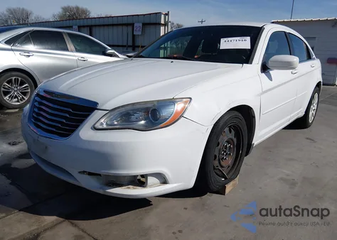 2012 Chrysler 200 Lx z USA, uszkodzony, nr VIN 1C3CCBAB4CN240812